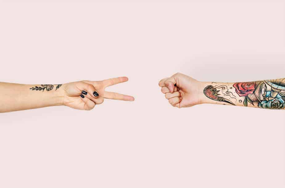 hands-signals-with-tattoo